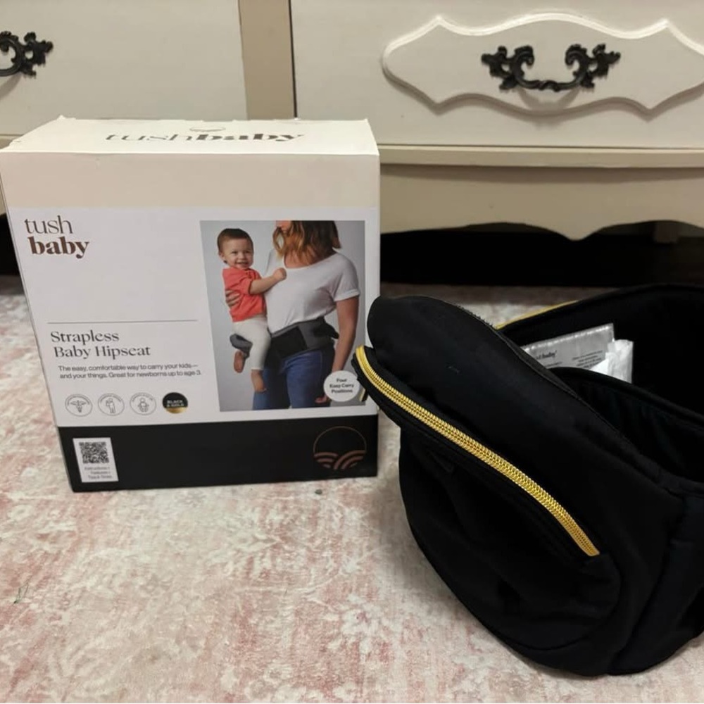 Like new Tushbaby hip carrier!